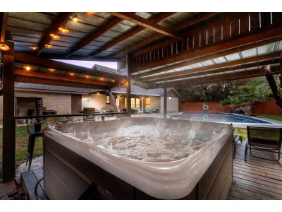 Moon River: A Luxury Stay W/ Spa, Pool & Game Room