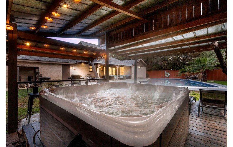 Moon River: A Luxury Stay W/ Spa, Pool & Game Room